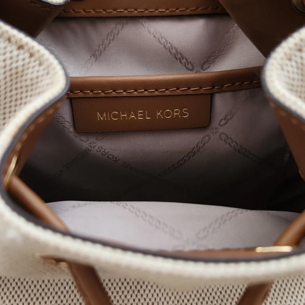 Michael Kors purse - Picture 2 of 6
